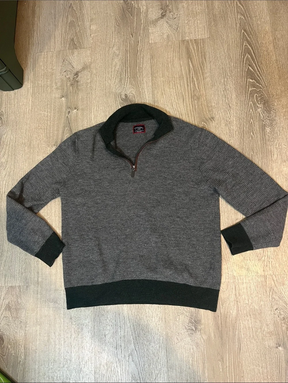 UNTUCKit Men's Merino Wool Gray Half-Zip Sweater with Dark Green Trim Lg